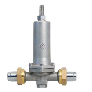 Low-temperature pressure boosting regulating valve